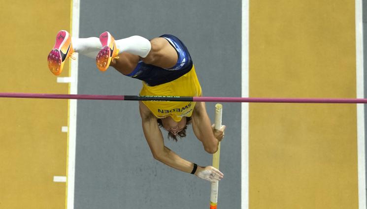 лека атлетика - НЕВЕРОЯТЕН: Мондо Дуплантис пак счупи световния рекорд!