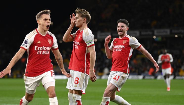 Арсенал - Арсенал писа петица на Челси! 