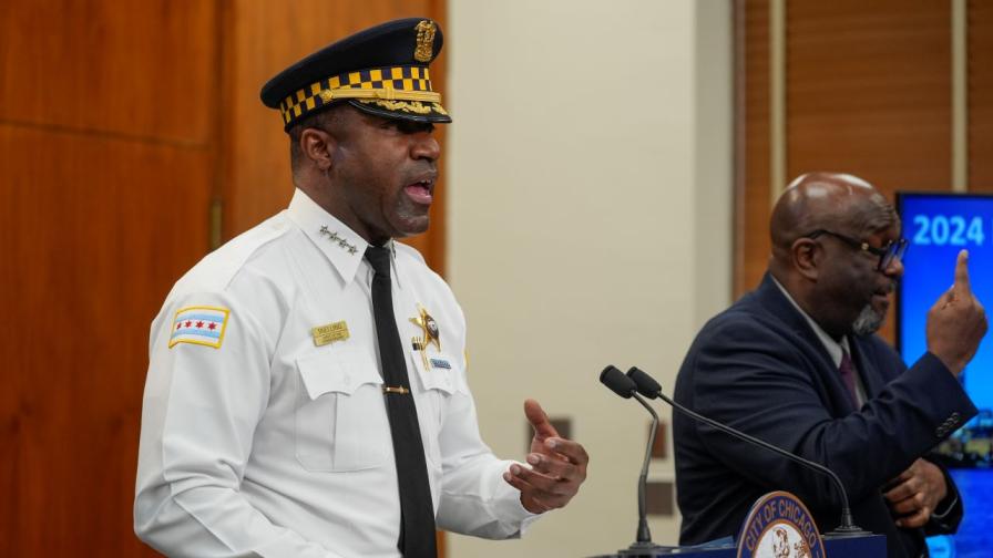 Полицай беше убит при стрелба в Чикаго