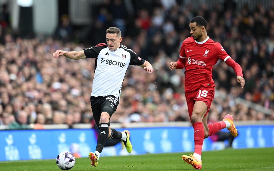 Отборите на Фулъм и Ливърпул играт при резултат 1:1 в