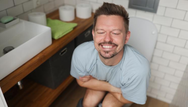 тоалетна - ОТВОРЕНО! Вече може да се облекчите в „златната тоалетна“, оценена на 3,2 милиона лева (ВИДЕО)