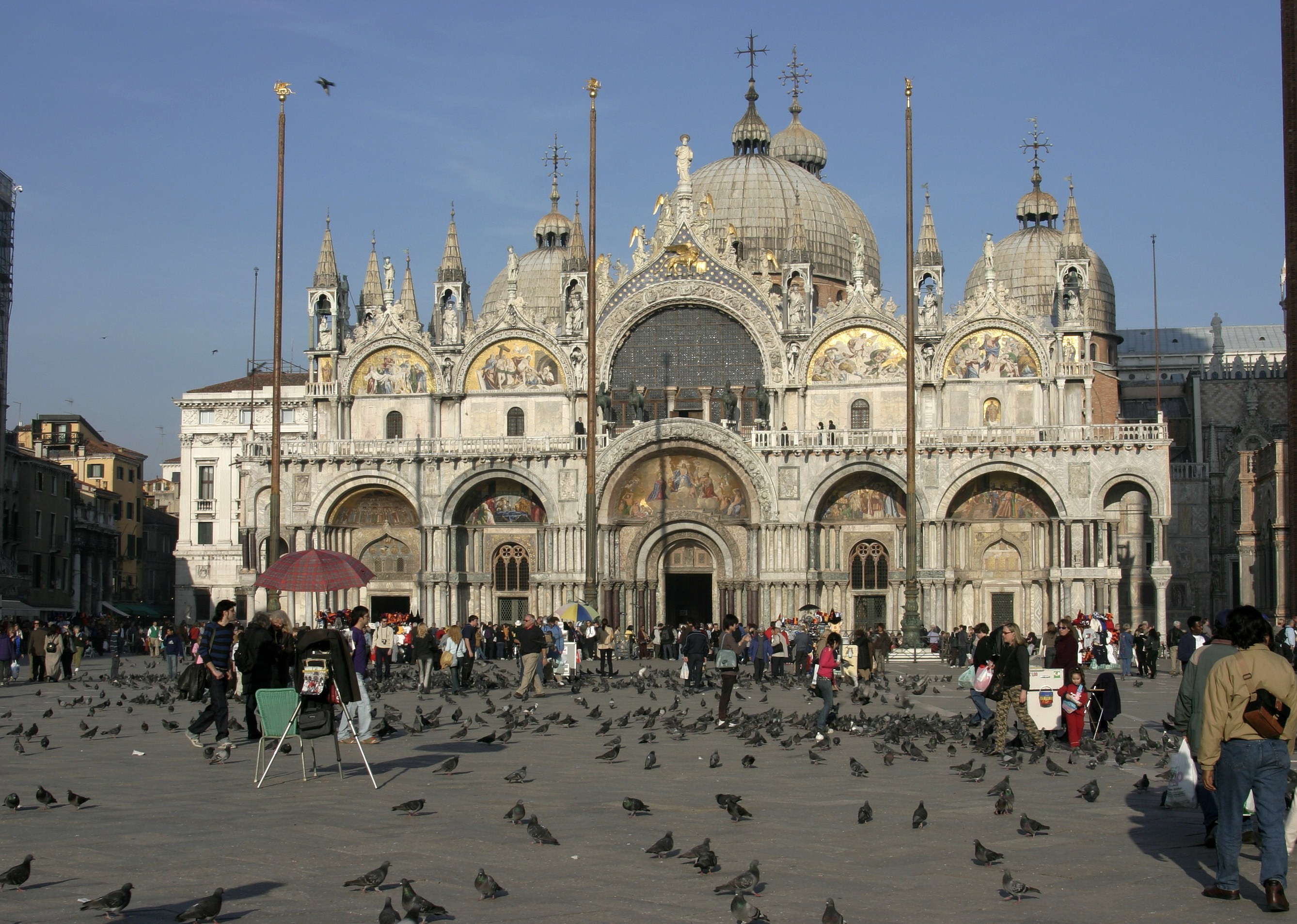 Църквата Сан Марко във Венеция, където се пазят мощите на евангелиста. 