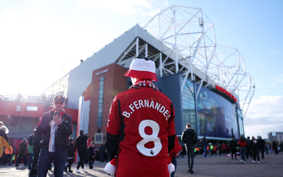 Манчестър Юнайтед посреща последния в класирането Шефилд Юнайтед в отложен