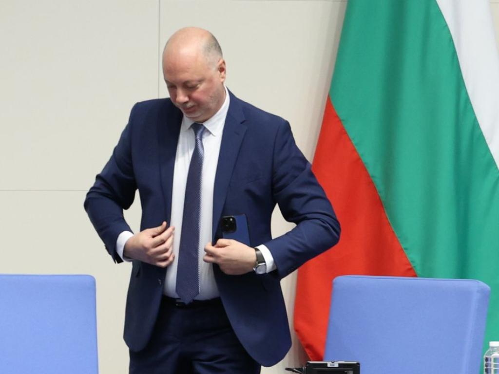 Парламентът освободи председателя на Народното събрание Росен Желязков Решението беше