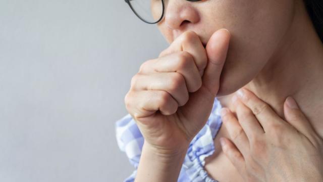 Билките при кашлица: Какво може да помогне при грипа, който върлува в момента