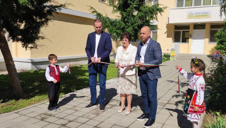 ЕНЕРГИЙНА ЕФЕКТИВНОСТ Пловдив - Приключиха строителните дейности на Обект ДГ „Еделвайс“ по проект „ВЪВЕЖДАНЕ НА МЕРКИ ЗА ЕНЕРГИЙНА ЕФЕКТИВНОСТ И ИЗГРАЖДАНЕ НА ФОТОВОЛТАИЧНИ ЕЛЕКТРОЦЕНТРАЛИ В ТРИ ДЕТСКИ ГРАДИНИ НА ТЕРИТОРИЯТА НА ОБЩИНА ПЛОВДИВ“