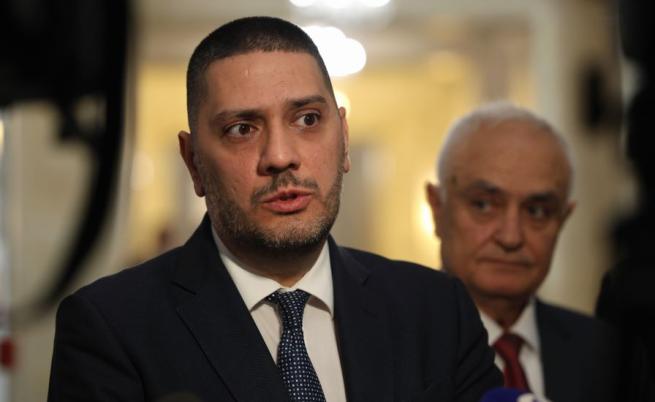 Скандал в държавата заради ударите в Иран: Гаджев обвини Гюров, че се „крие“ от парламента