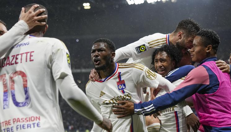 Лига 1 - Лион с драматичен обрат над Лил в щур мач със седем гола!