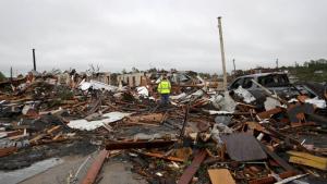 Необичайно голям брой торнада опустошиха части от Оклахома и близките