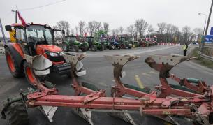 Полските фермери преустановиха блокадите по границата с Украйна