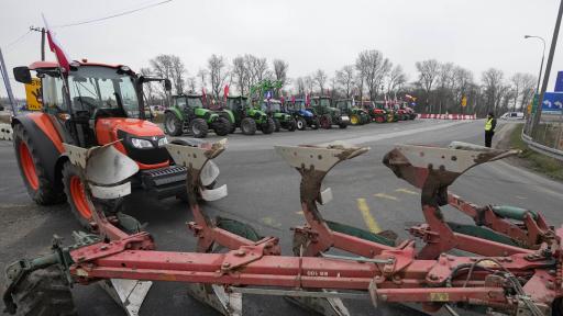Полските фермери преустановиха блокадите по границата с Украйна