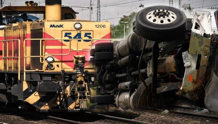 влак катастрофа с камион - Влак срещу кола на жп прелез в Плевенско!