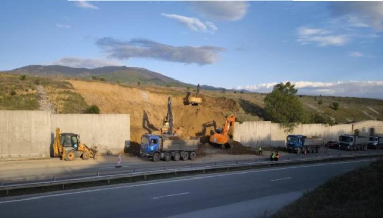 срутване Струма - ОПАСНОСТ: Втора стена на АМ 