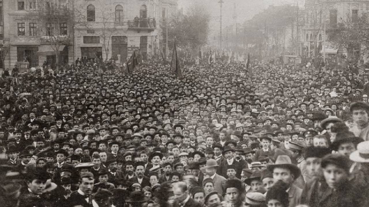  "Майската манифестация" на площад "Света Неделя", 1905 г.