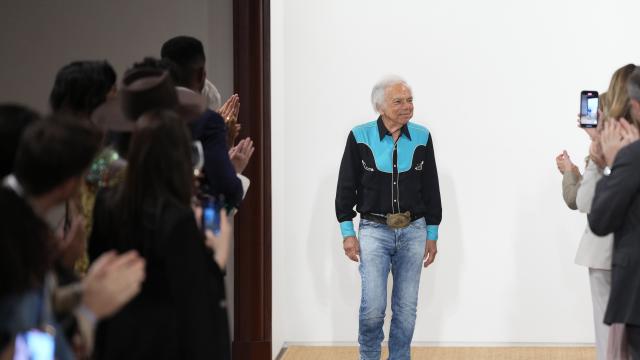 Модно ревю си с намек за непреходност: Ралф Лорън заложи на минималистичен стил и приглушени тонове (ГАЛЕРИЯ)