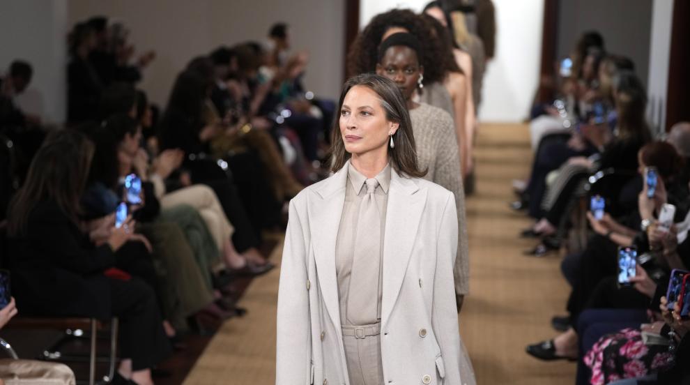 Модно ревю с намек за непреходност: Ралф Лорън заложи на минималистичния стил (ГАЛЕРИЯ)