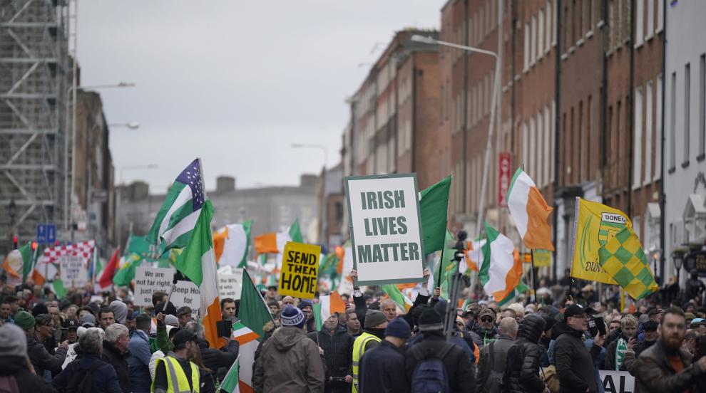 Ирландската полиция демонтира мигрантския „град от палатки“ в Дъблин