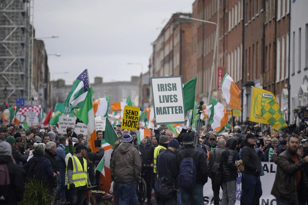 Ирландската полиция демонтира в Дъблин около 200 палатки, в които