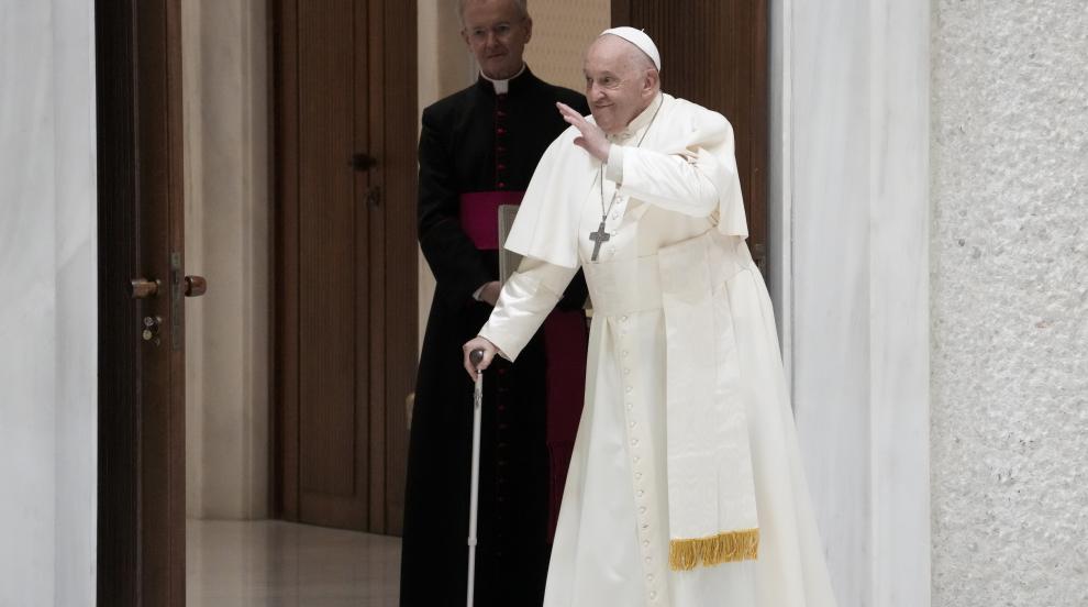 Папа Франциск за търговията с оръжие: Ужасно е да се печели от смъртта
