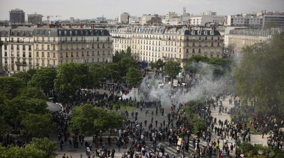 Задържани и ранени на първомайски протести в Париж
