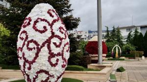 Ямбол вече е украсен за Великден А ново декоративно яйце