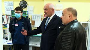 Премиерът Димитър Главчев посети на Разпети петък СБАЛ по детски