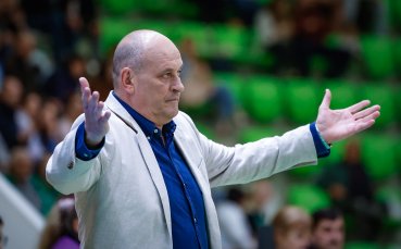 Треньорът на ЦСКА Росен Барчовски отново алармира че отборът може
