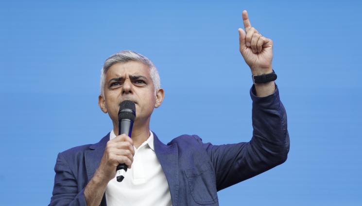 Садик Хан - БЕЗПРОБЛЕМНО: Кметът на Лондон си осигури трети мандат