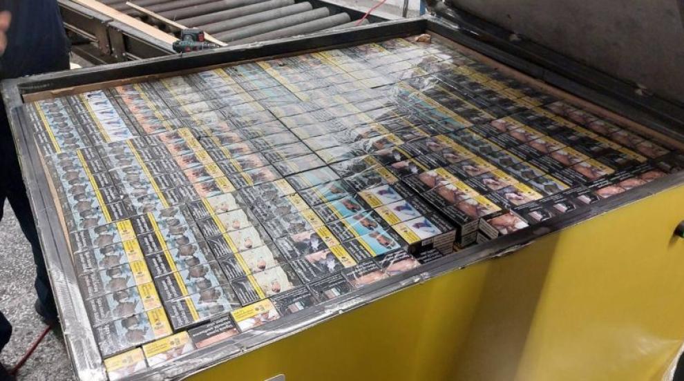 Митничари откриха над 28 000 кутии контрабандни цигари, укрити в режещи машини