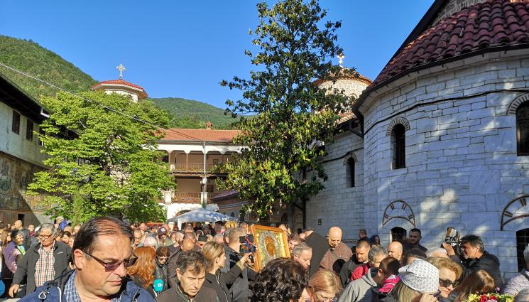 литийно шествие Бачковски манастир