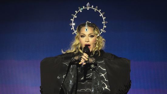 Madonna изнесе най-голямото шоу в кариерата си пред 1,6 милиона души в Бразилия