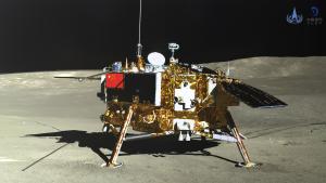 Китайската космическа сонда Чанъе 6 е влязла успешно в лунна