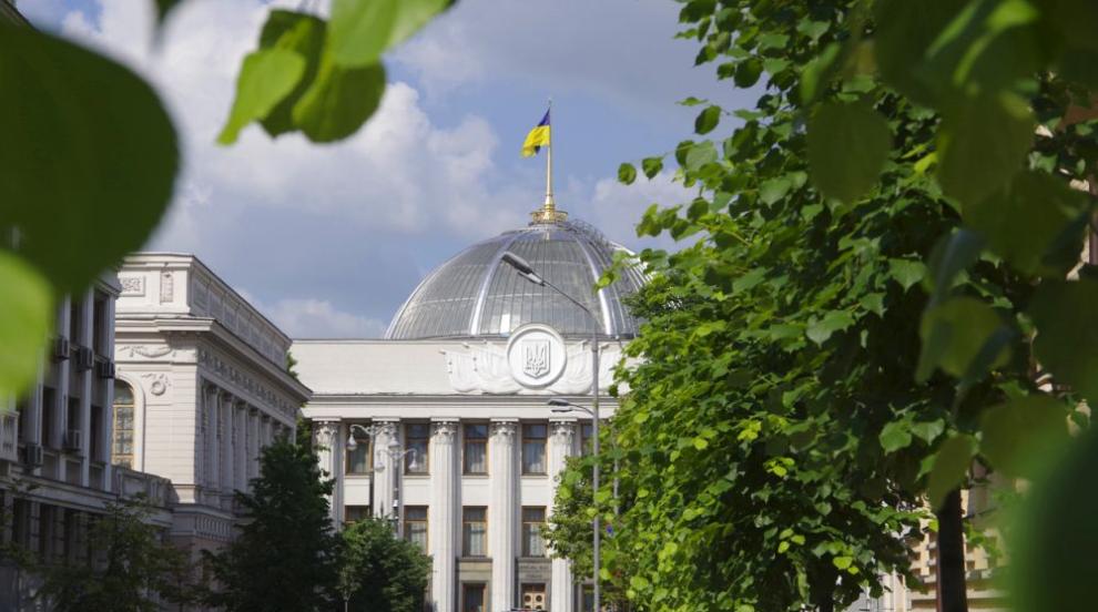 Киев уволни двама министри, Зеленски се разделя и с шефа на охраната си
