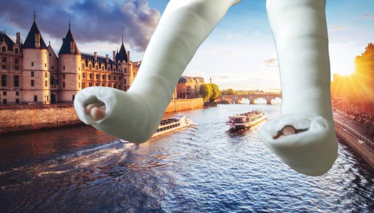 гипс - С два гипсирани крака човек падна в река