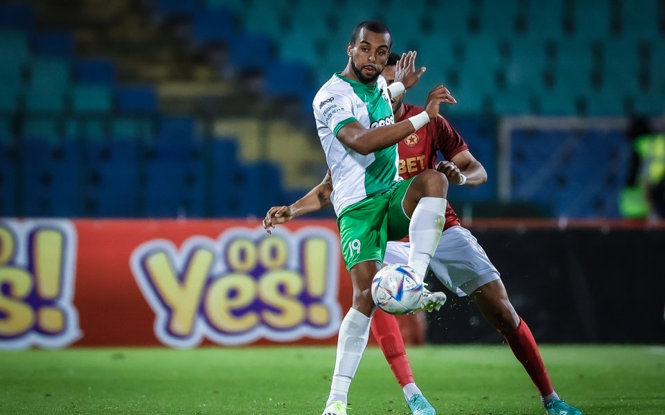 Пирин Благоевград обмисля да продаде своя нападател Юго Комано, който