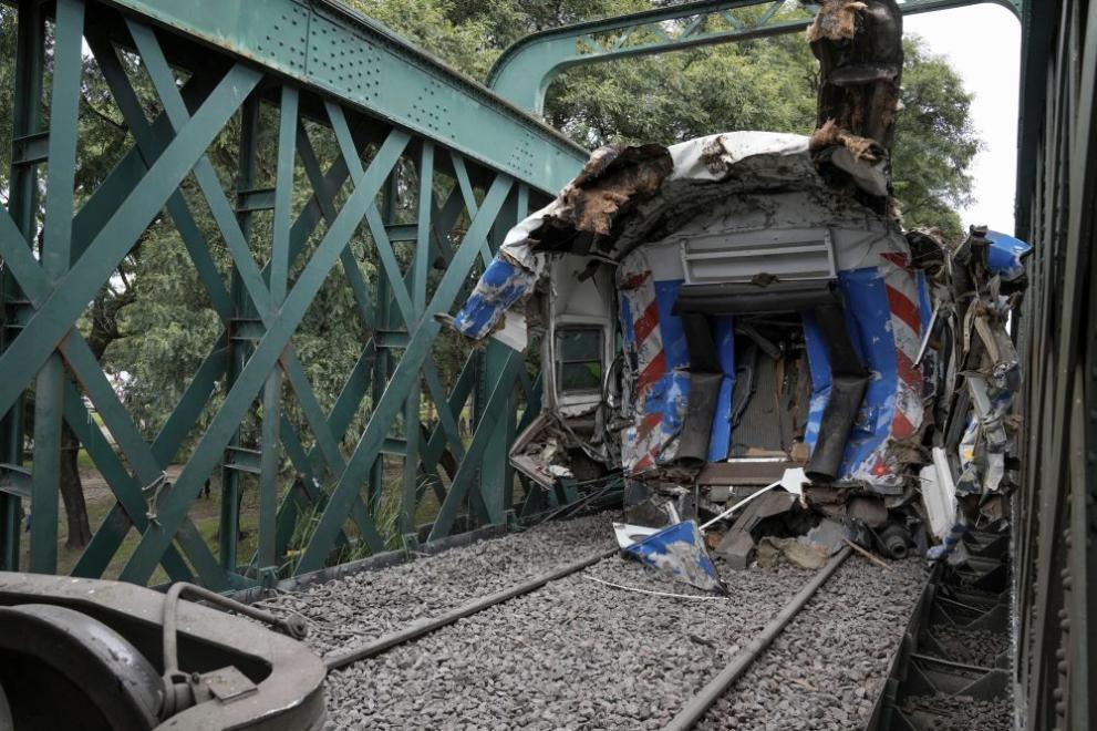 Най-малко 60 души бяха ранени при влакова катастрофа в Буенос