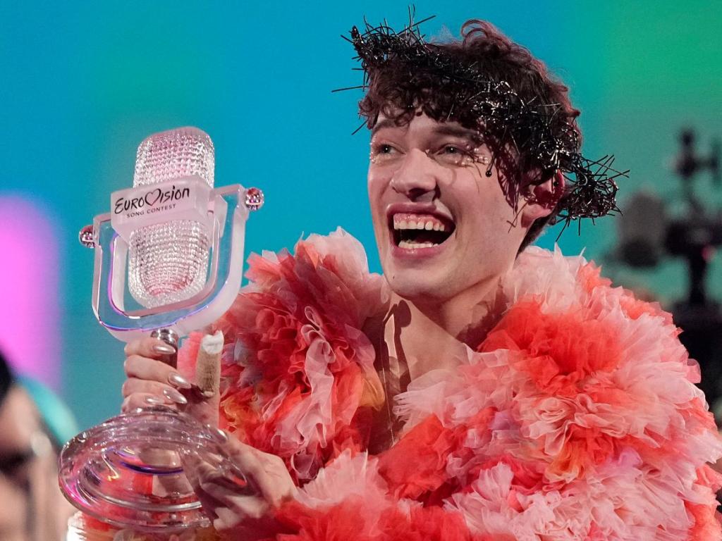 Швейцарският певец Немо спечели песенния конкурс на Евровизия“ в шведския