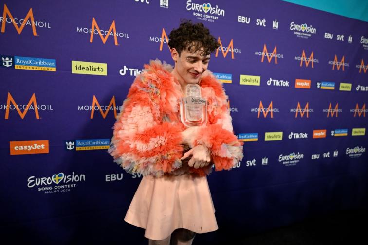 Швейцарският певец Немо спечели песенния конкурс на Евровизия