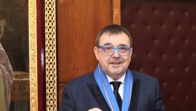 Любомир Стойков - С МНОГОЕТАЖНА ТОРТА: Стойков чуква 70 със 70 гости