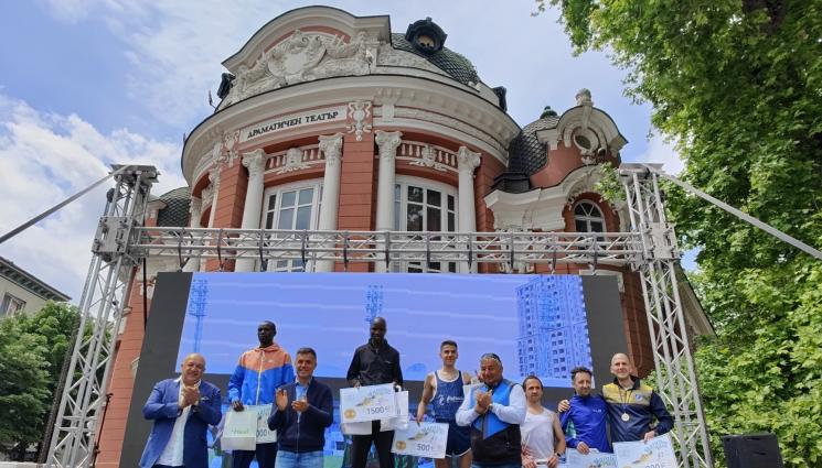 Маратон Варна - Кенийски атлети триумфираха на маратона във Варна, Николай Кауфман и Маринела Нинева влязоха в призовата тройка