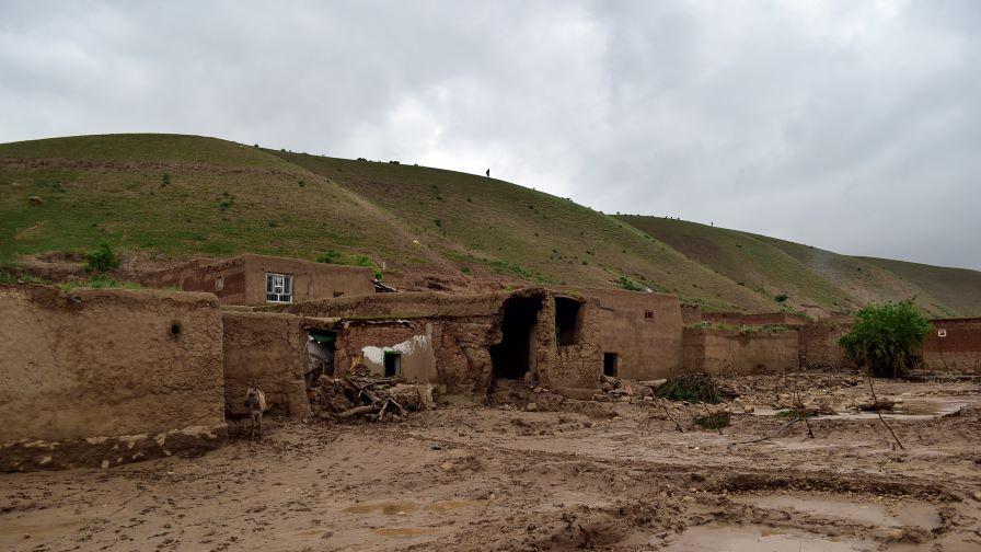 Расте броят на жертвите на наводненията в Афганистан