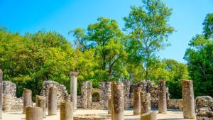 Археологическият парк Финич е важна дестинация за културен туризъм привличаща