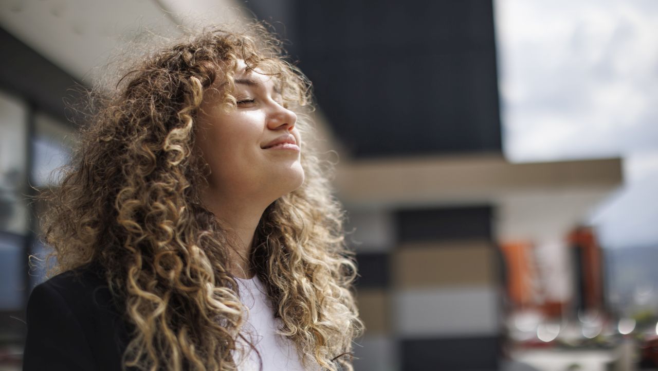 <p><strong>10-о място &ndash; Стрелец</strong><br />
Вие сте открити и искрени, затова рядко криете мислите си. Дори и да се опитвате да бъдете по-обрани, емоциите бързо вземат връх. Денят е подходящ за активна комуникация.</p>