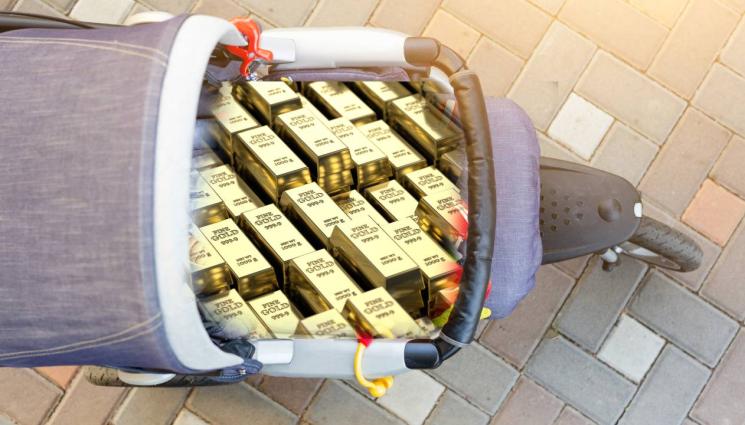 злато - Използваха бебенце за муле, криейки в количката му 73 кюлчета злато