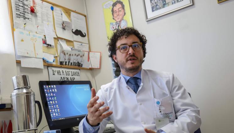 Иван Богданов - ЗДРАВЕ с Телеграф: Дерматологът доц. Иван Богданов: Миришещите крака не се лекуват за 7 дни