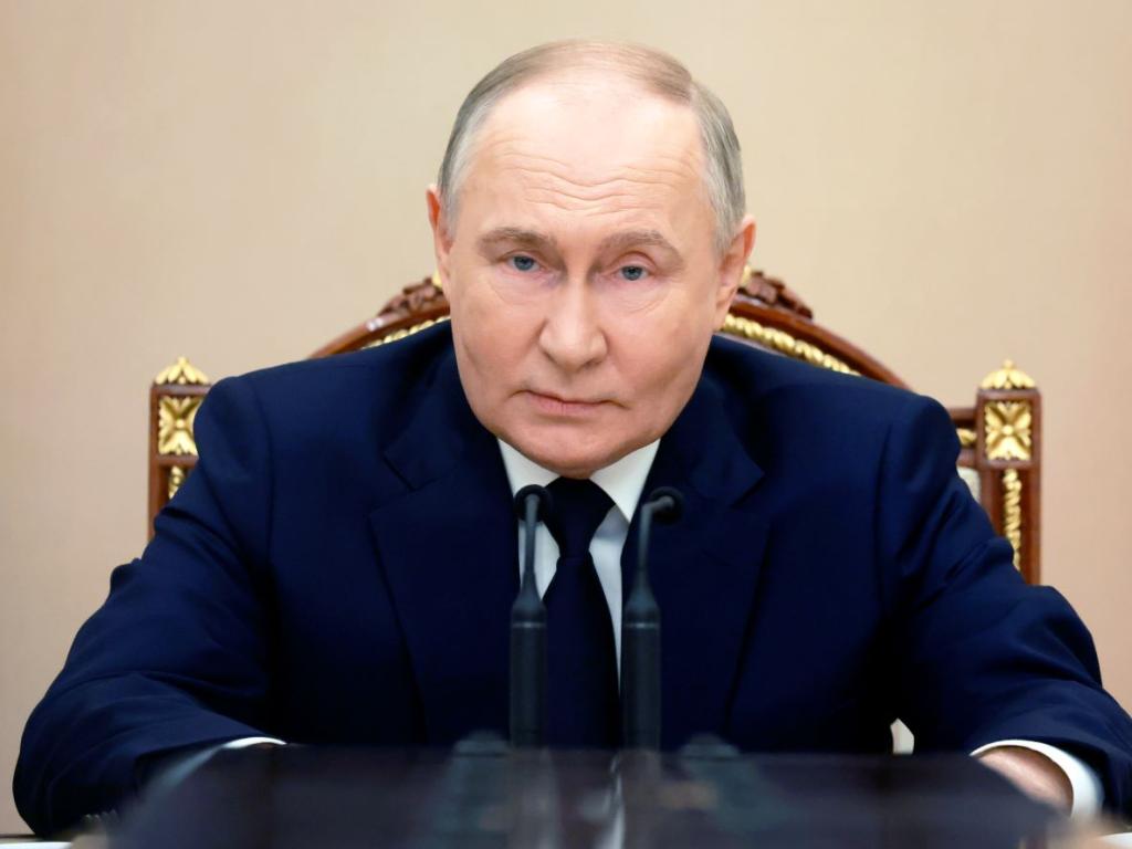 Владимир Путин уволни четирима заместник министри на отбраната и назначи