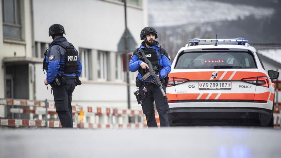 <p>Въоръжен с нож мъж рани няколко души в Швейцария (СНИМКИ/ВИДЕО)</p>