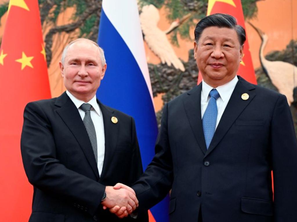 Руският президент Владимир Путин пристигна в Пекин рано в четвъртък сутрин
