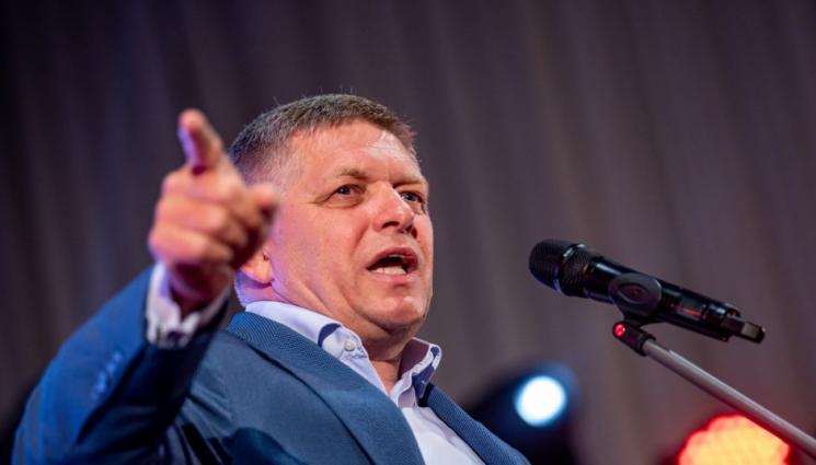 словакия - СЛЕД ОПИТА ЗА ПОКУШЕНИЕ: Словашкият премиер се бори за живота си