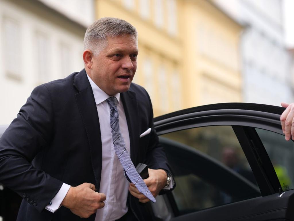 Министър председателят на Словакия Роберт Фицо претърпя поражение на европейските